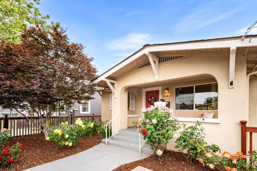 Photo of 484 N 17th Street, San Jose, CA 95112 (MLS # ML82044687)