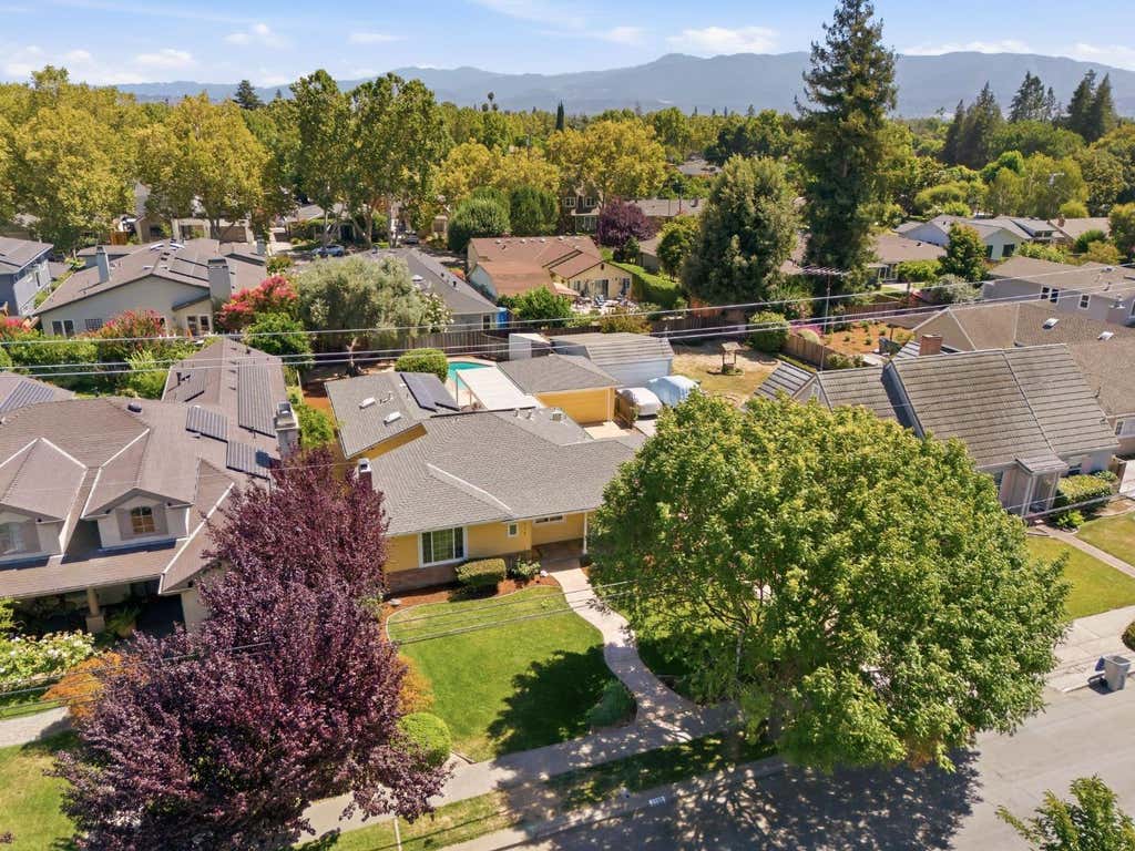Photo of 1430 Dry Creek Road, San Jose, CA 95125 (MLS # ML82056240)