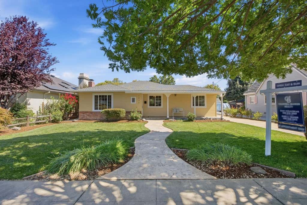 Photo of 1430 Dry Creek Road, San Jose, CA 95125 (MLS # ML82056240)