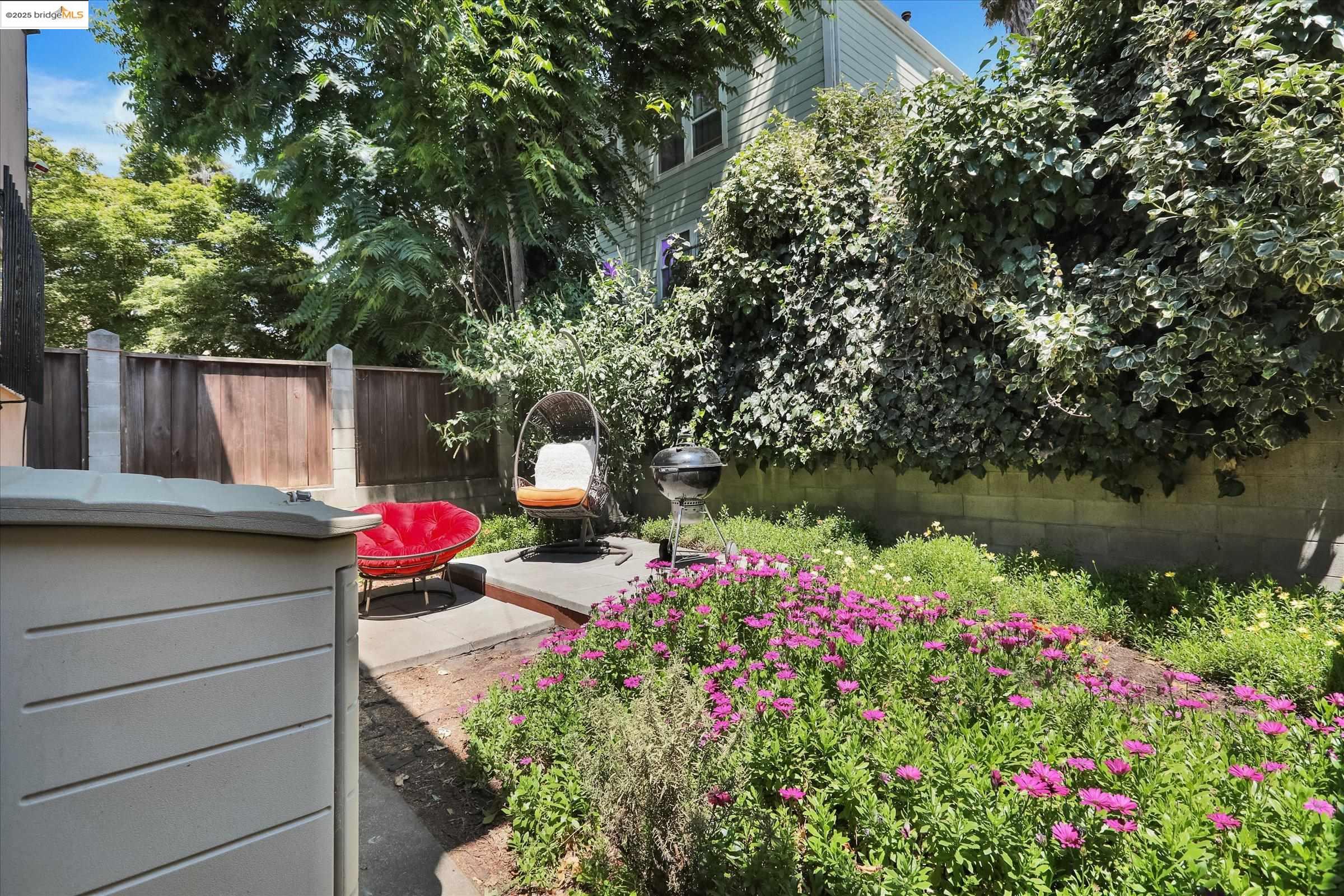 Oakland, California 94605, United States, 5 Bedrooms Bedrooms, ,Residential,Active,177696