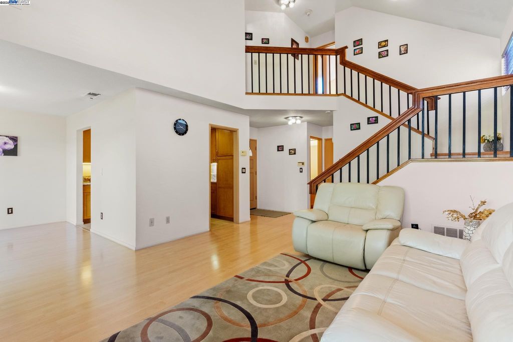 Photo of 35 Leonard Ct, Alameda, CA 94502 (MLS # 41116359)