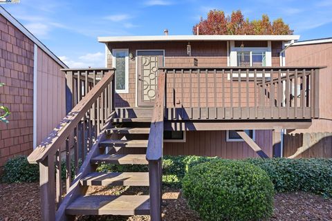 Photo of 1820 Dalessi Ln, Pinole, CA 94564 (MLS # 41118663)