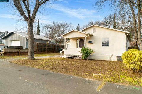 Photo of 2831 Almond Street, Martinez, CA 94553 (MLS # 41121996)