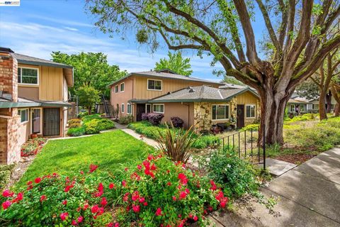 Photo of 2243 Segundo Ct #2, Pleasanton, CA 94588 (MLS # 41131758)