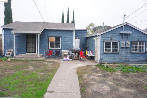Photo of 1322 N Filbert St, Stockton, CA 95205 (MLS # 41119510)