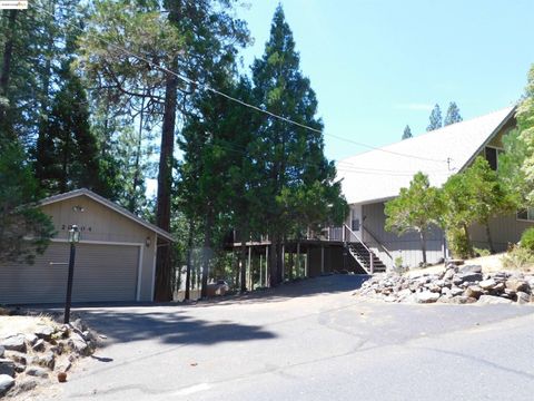 Photo of 20704 Point View, Groveland, CA 95321 (MLS # 41118942)