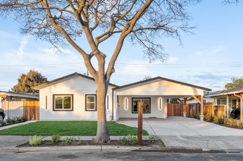 Photo of 709 Lakebird Drive, Sunnyvale, CA 94089 (MLS # ML82029659)