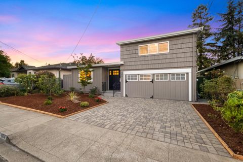 A home in San Carlos