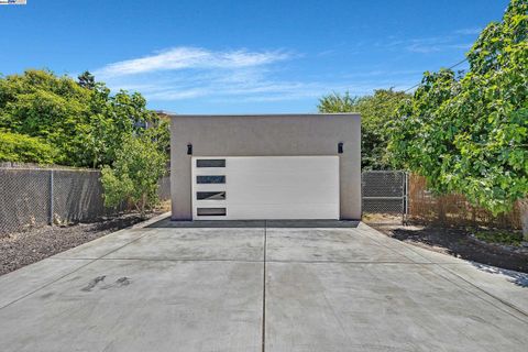 A home in San Leandro