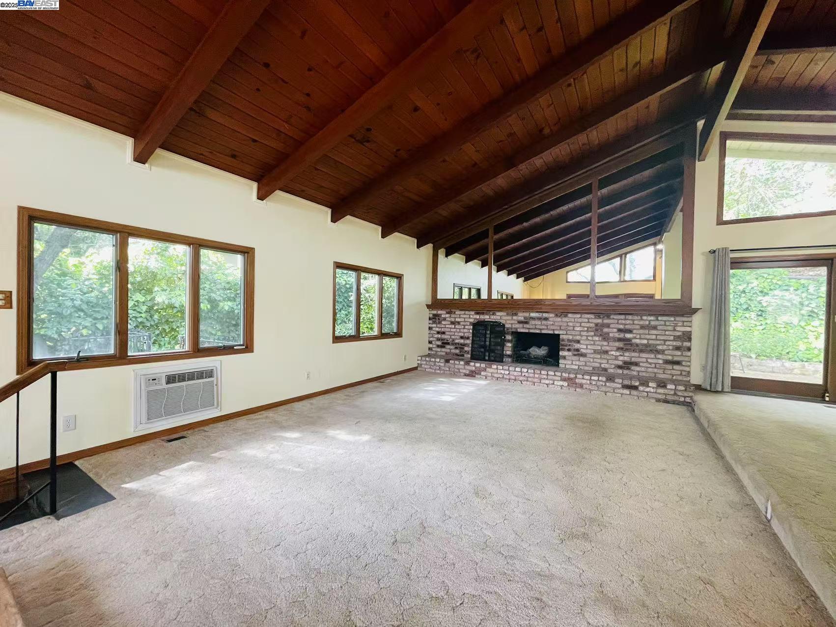 16 Castlewood Dr