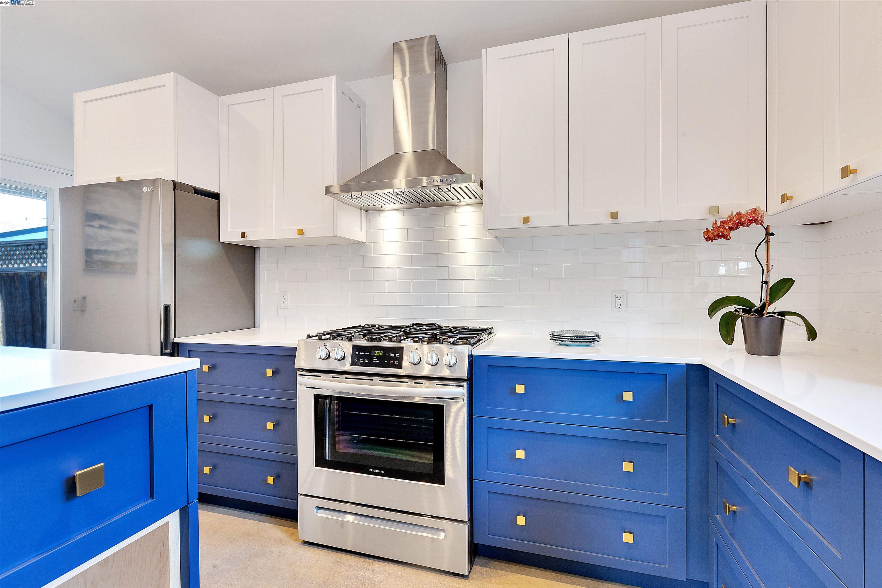 Alameda, California 94502, United States, 1 Bedroom Bedrooms, ,1 BathroomBathrooms,Residential,Active,177716