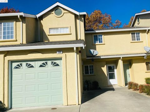 Photo of 144 SOUTHBRIDGE, Fairfield, CA 94534 (MLS # 41118622)