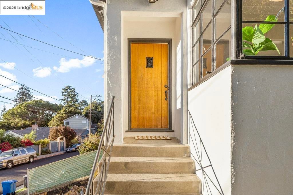 Photo of 85 Stratford Rd, Kensington, CA 94707 (MLS # 41116108)