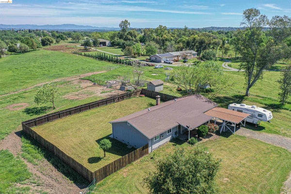 10458 SOUTHWORTH RD, WALLACE, CA 95254 - Image 5fcbb8ced459c32bdb377cda63a071a2/309765767