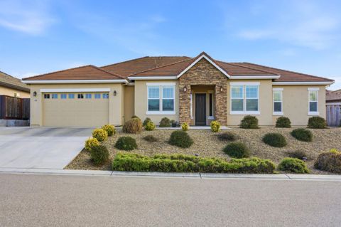 Photo of 65 Ralphs Way, Hollister, CA 95023 (MLS # ML82032007)