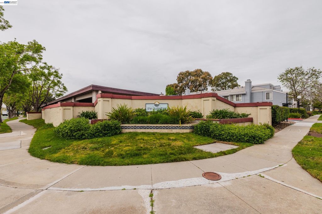 Photo of 6382 Buena Vista Dr #B, Newark, CA 94560 (MLS # 41129121)