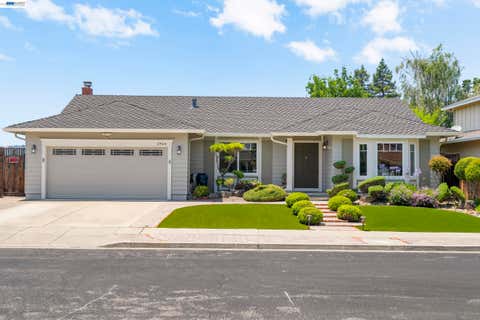 Photo of 2954 Martin Ave, Pleasanton, CA 94588 (MLS # 41137713)
