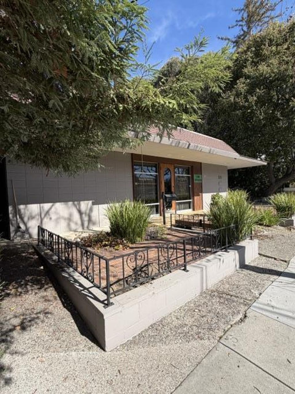 Photo of 2211 Park Boulevard, Palo Alto, CA 94306 (MLS # ML82041643)