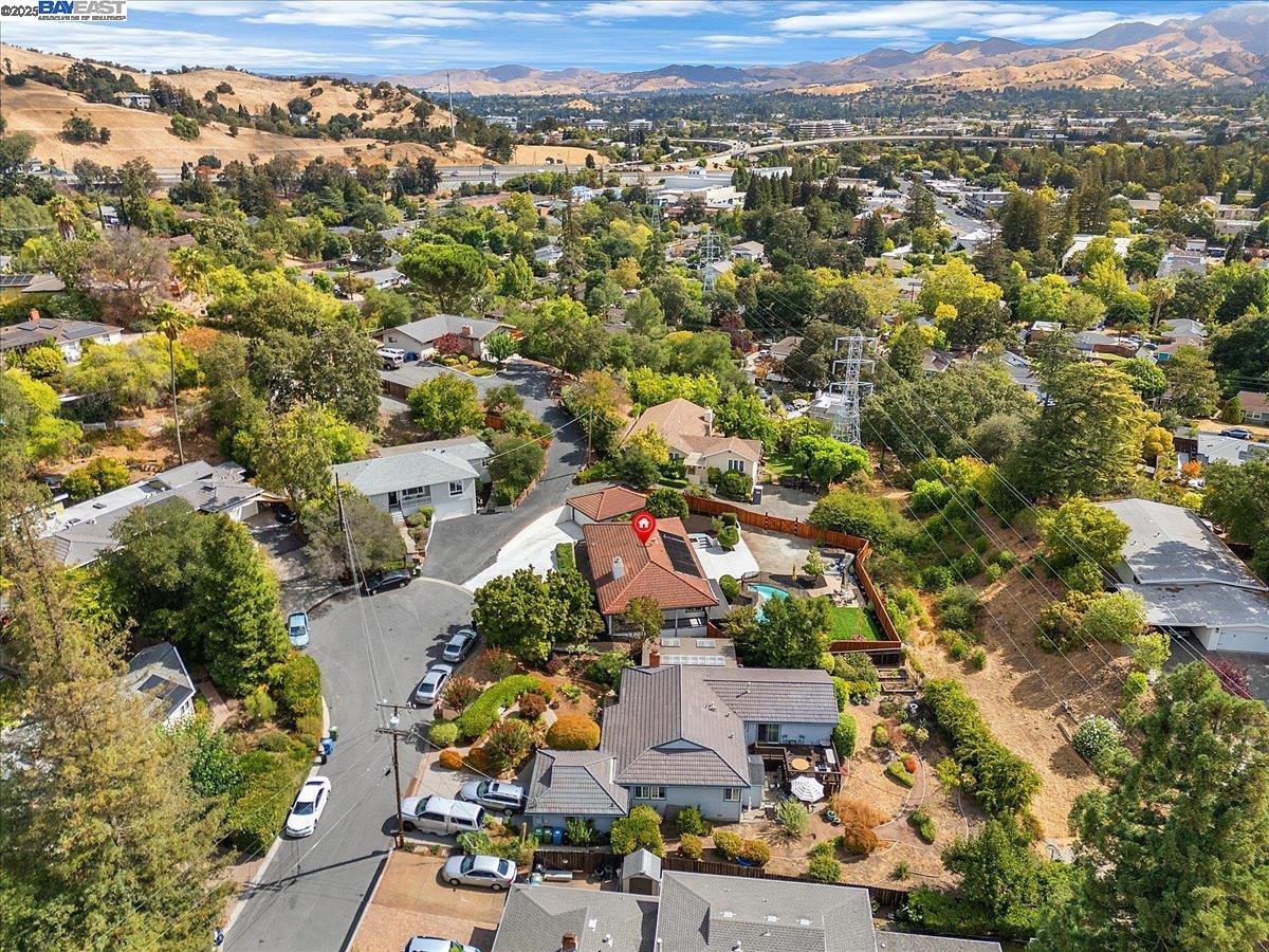 Lafayette, California 94549, United States, 3 Bedrooms Bedrooms, ,2 BathroomsBathrooms,Residential,Pending,209968