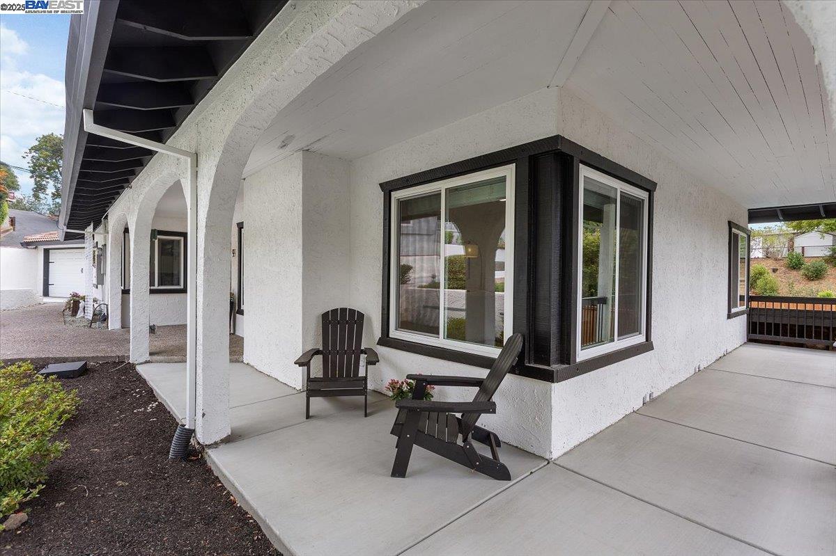 Lafayette, California 94549, United States, 3 Bedrooms Bedrooms, ,2 BathroomsBathrooms,Residential,Pending,209968