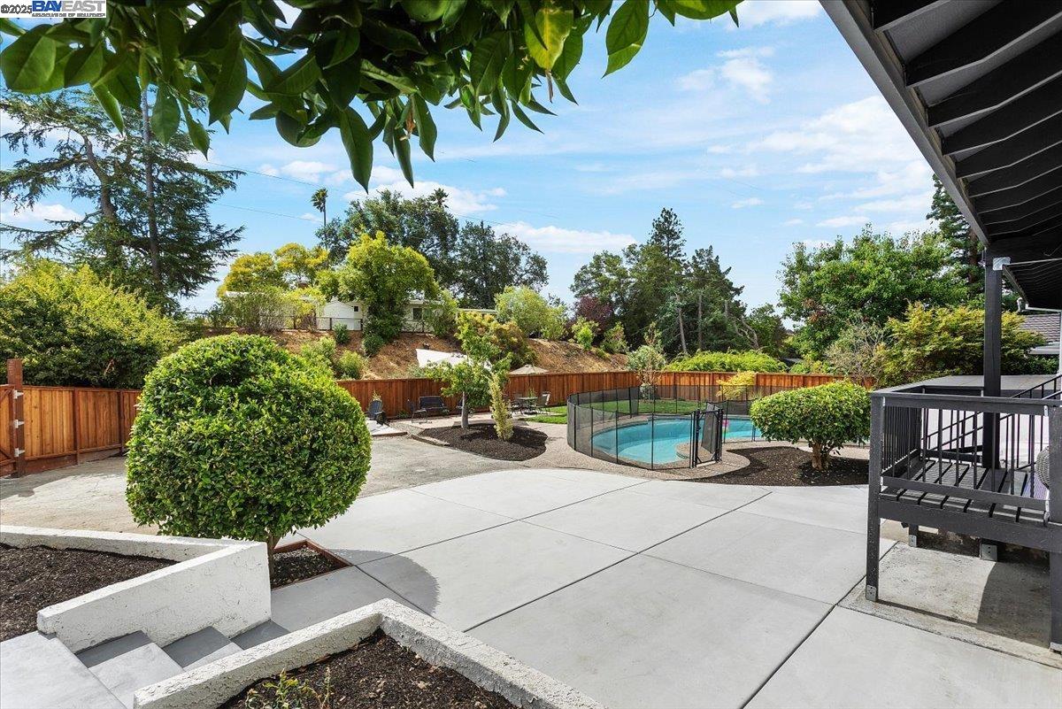 Lafayette, California 94549, United States, 3 Bedrooms Bedrooms, ,2 BathroomsBathrooms,Residential,Pending,209968