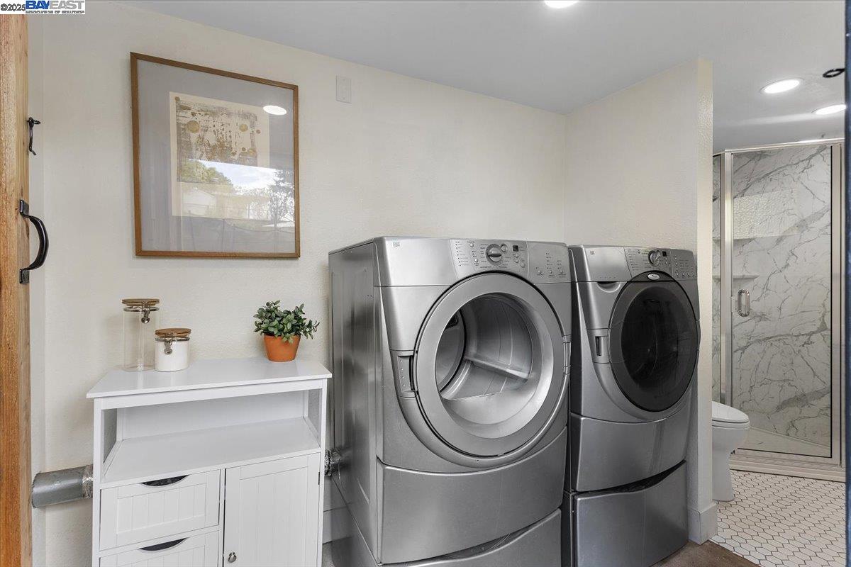 Lafayette, California 94549, United States, 3 Bedrooms Bedrooms, ,2 BathroomsBathrooms,Residential,Pending,209968