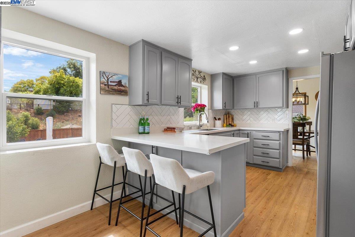 Lafayette, California 94549, United States, 3 Bedrooms Bedrooms, ,2 BathroomsBathrooms,Residential,Pending,209968