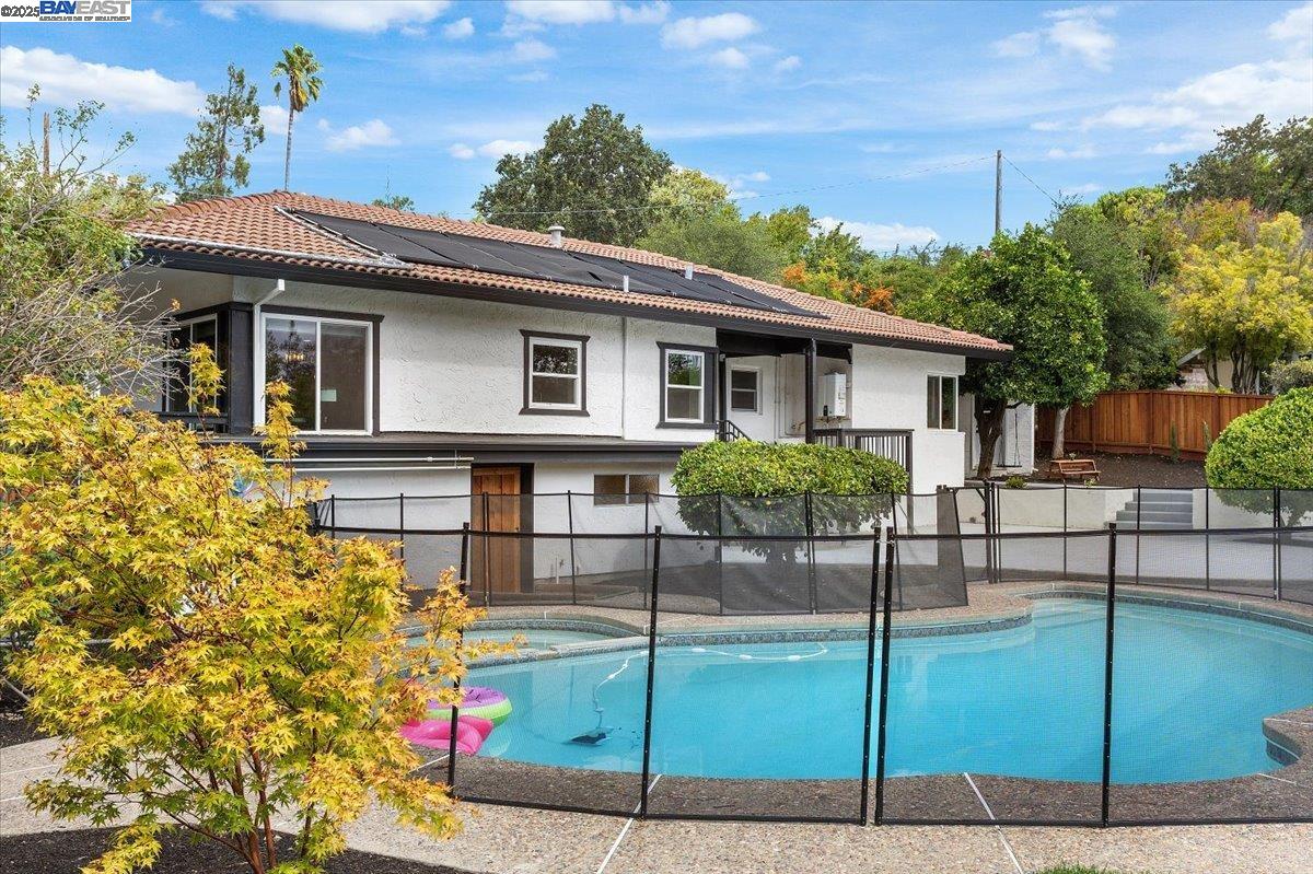 Lafayette, California 94549, United States, 3 Bedrooms Bedrooms, ,2 BathroomsBathrooms,Residential,Pending,209968