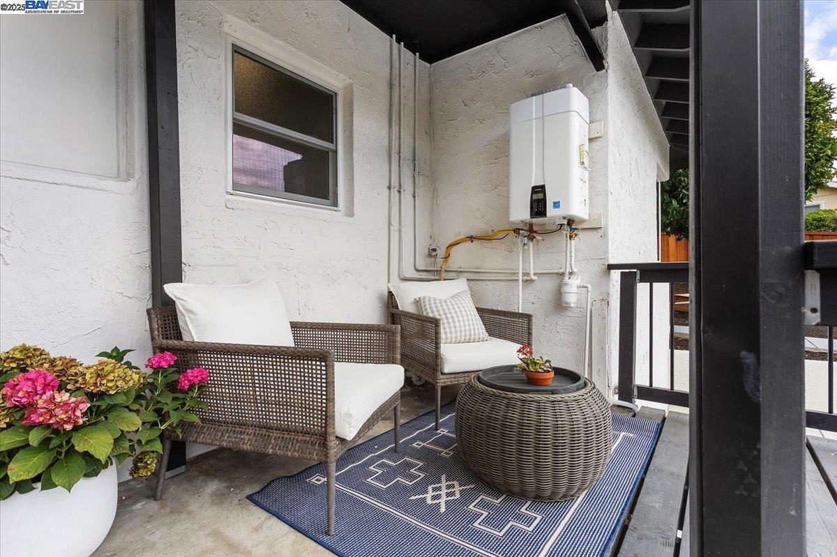 Lafayette, California 94549, United States, 3 Bedrooms Bedrooms, ,2 BathroomsBathrooms,Residential,Pending,209968