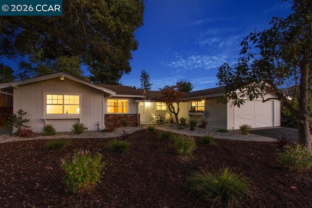 9 Dickenson Drive