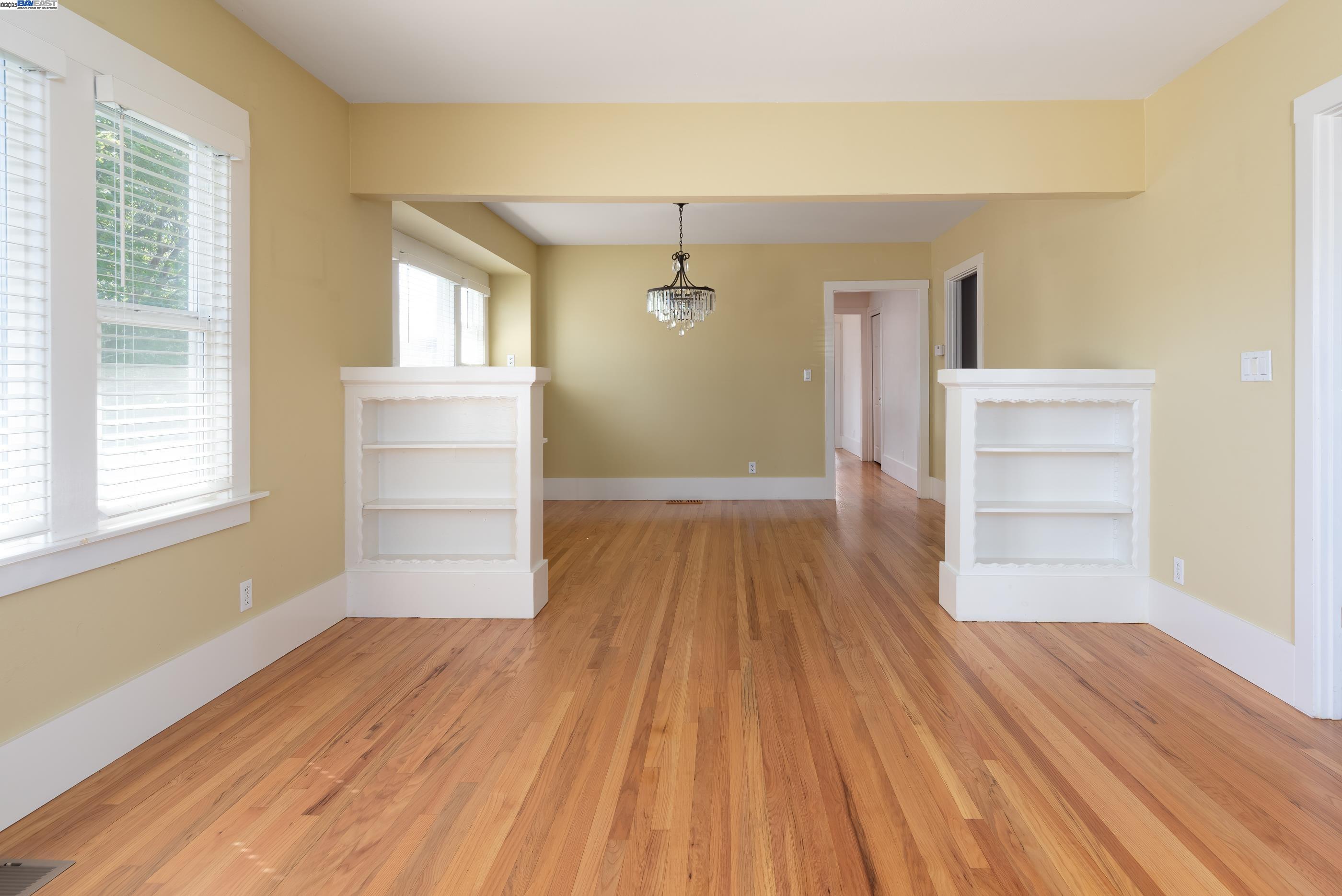 San Leandro, California 94577, United States, 3 Bedrooms Bedrooms, ,2 BathroomsBathrooms,Residential,Pending,126939