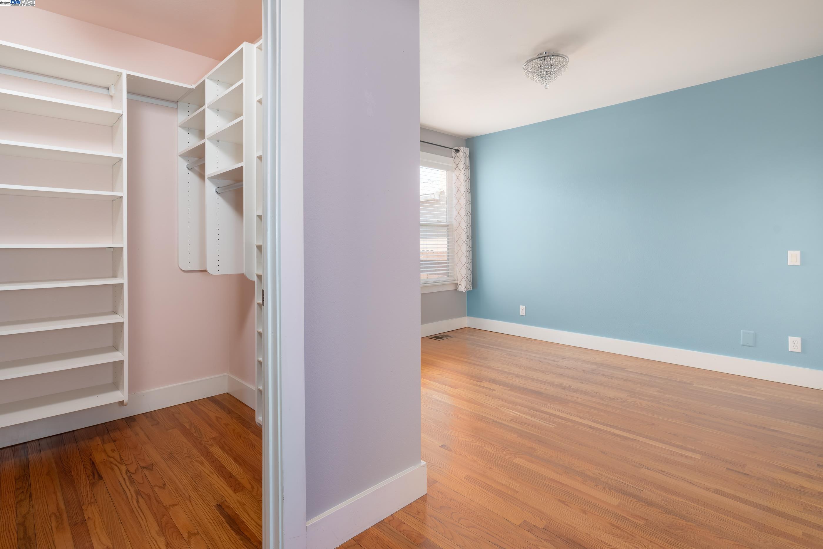 San Leandro, California 94577, United States, 3 Bedrooms Bedrooms, ,2 BathroomsBathrooms,Residential,Pending,126939