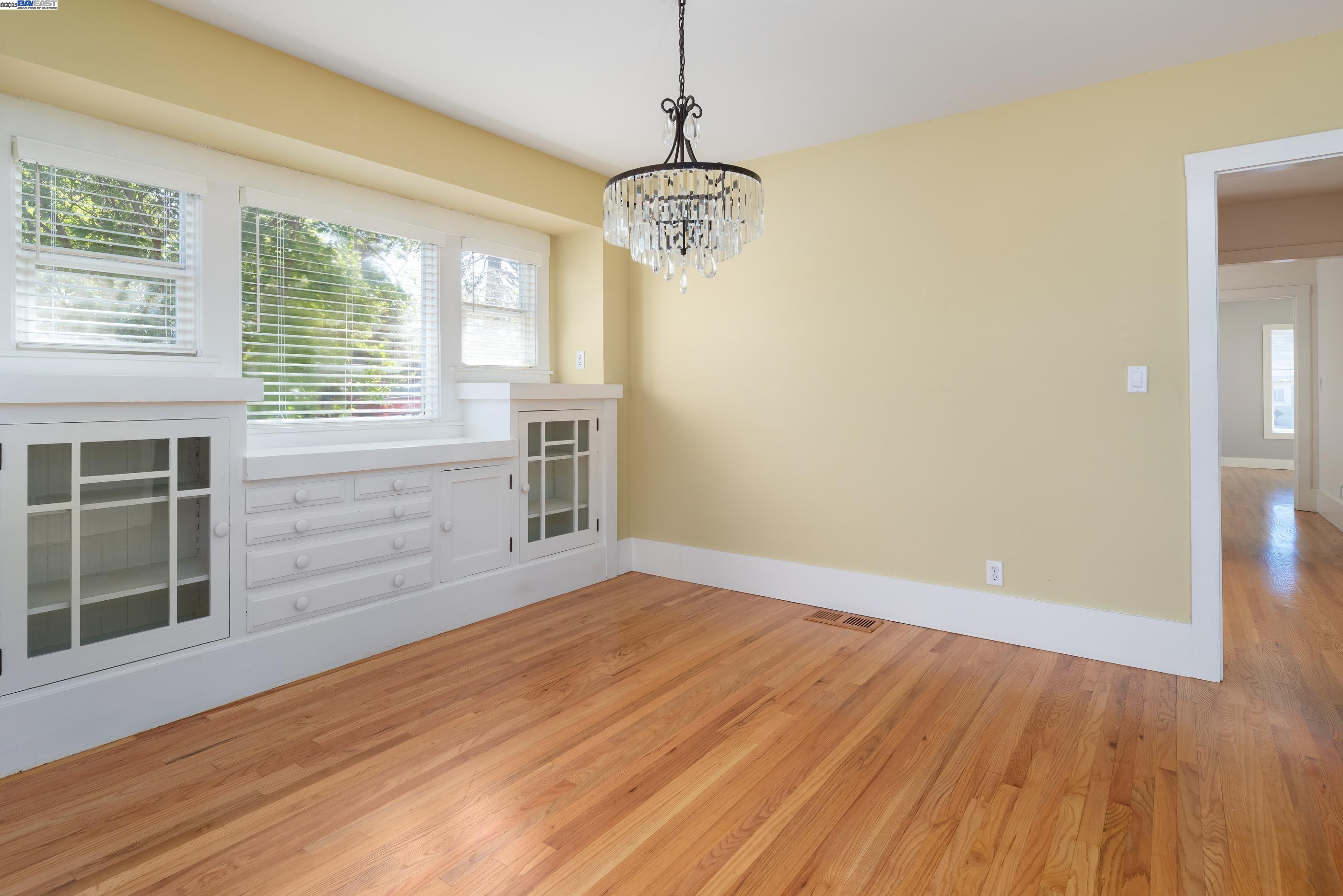 San Leandro, California 94577, United States, 3 Bedrooms Bedrooms, ,2 BathroomsBathrooms,Residential,Pending,126939