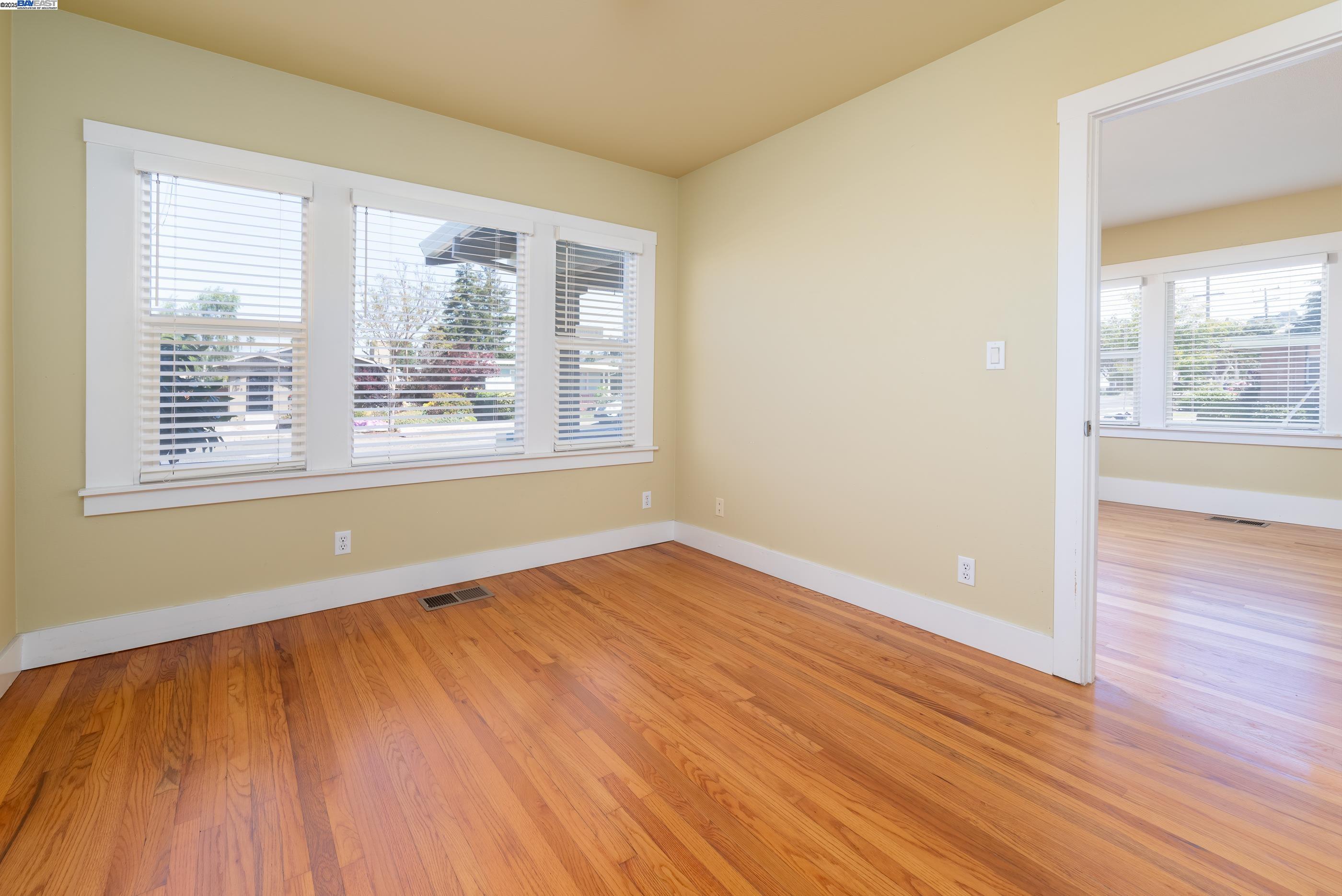 San Leandro, California 94577, United States, 3 Bedrooms Bedrooms, ,2 BathroomsBathrooms,Residential,Pending,126939