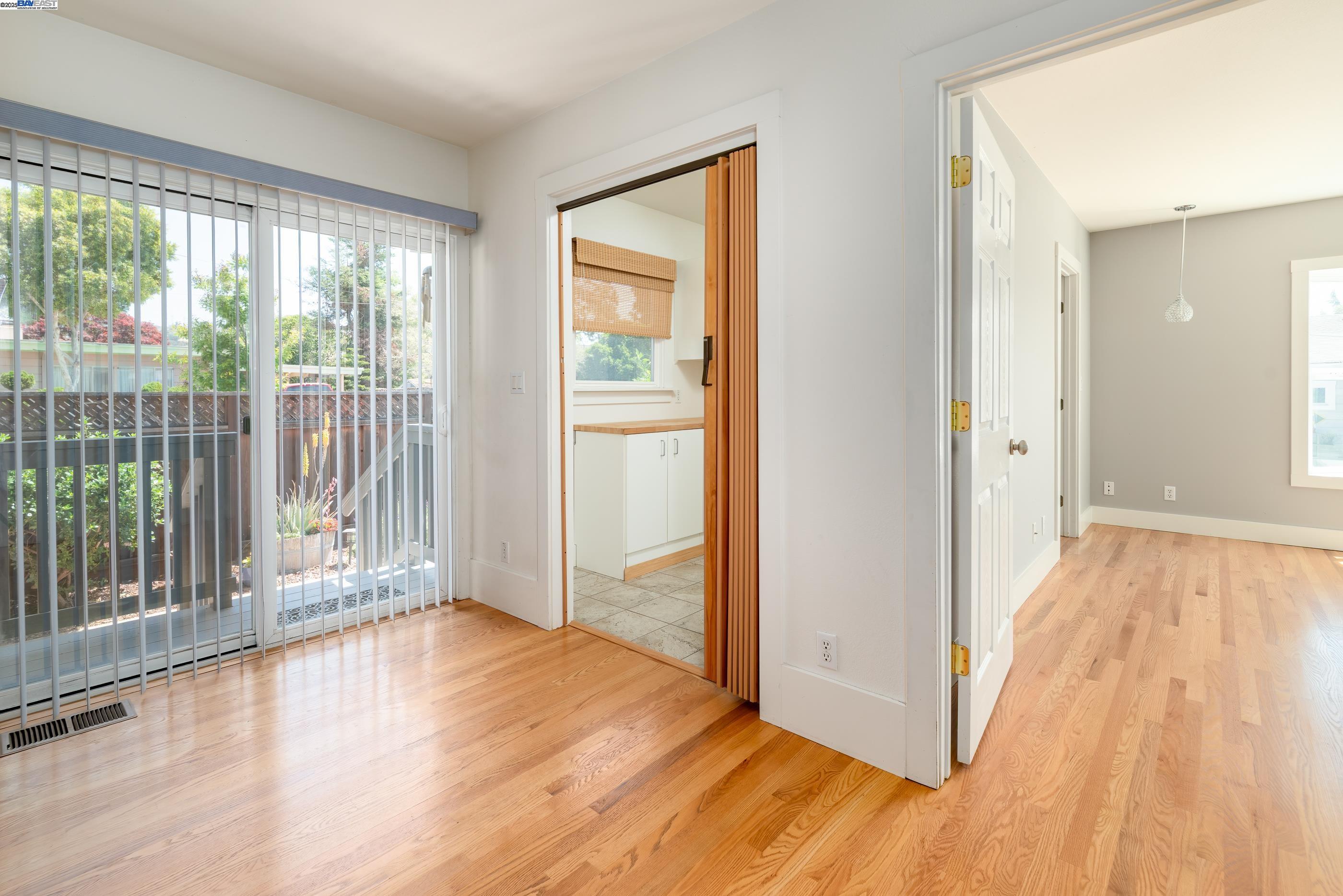 San Leandro, California 94577, United States, 3 Bedrooms Bedrooms, ,2 BathroomsBathrooms,Residential,Pending,126939