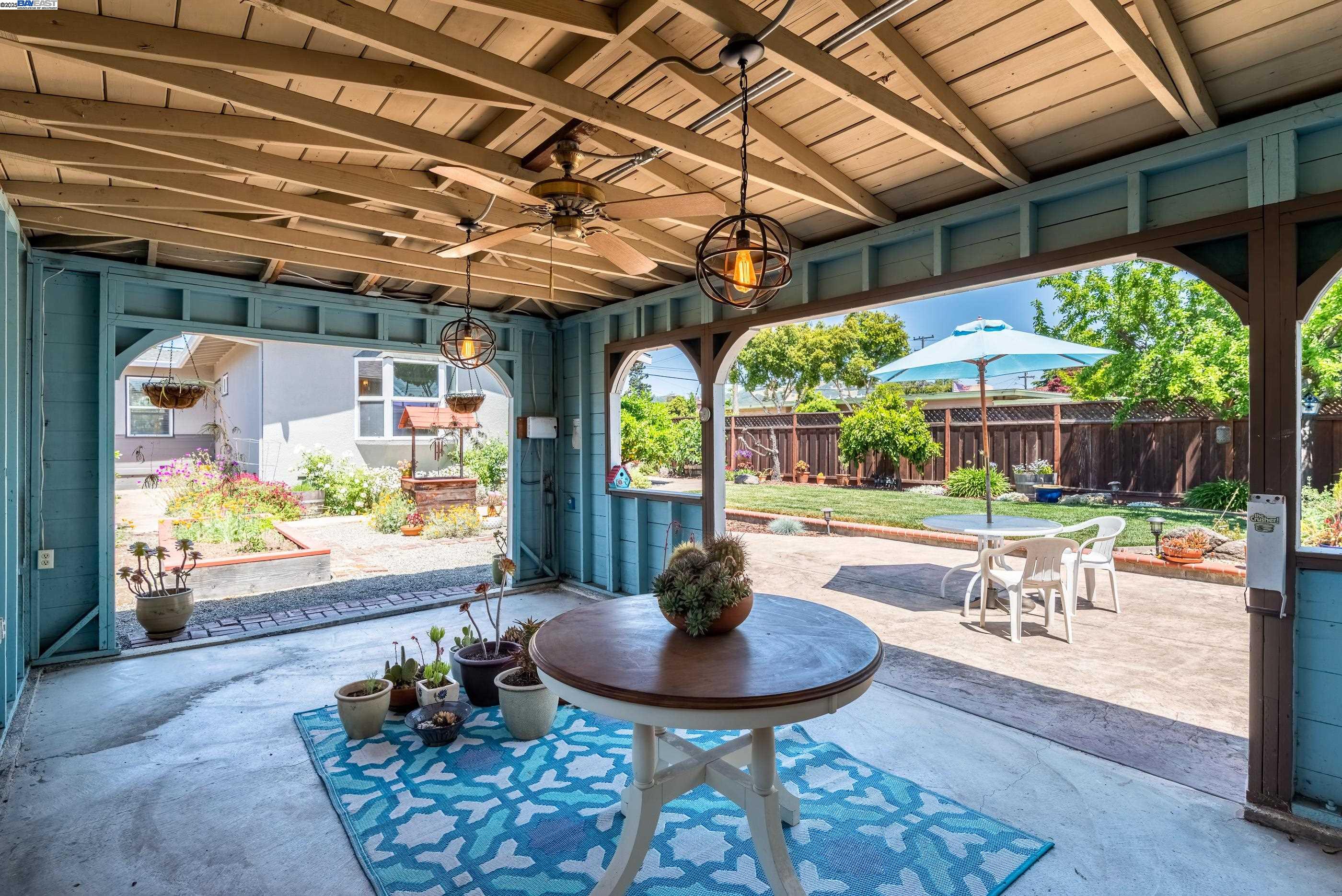 San Leandro, California 94577, United States, 3 Bedrooms Bedrooms, ,2 BathroomsBathrooms,Residential,Pending,126939