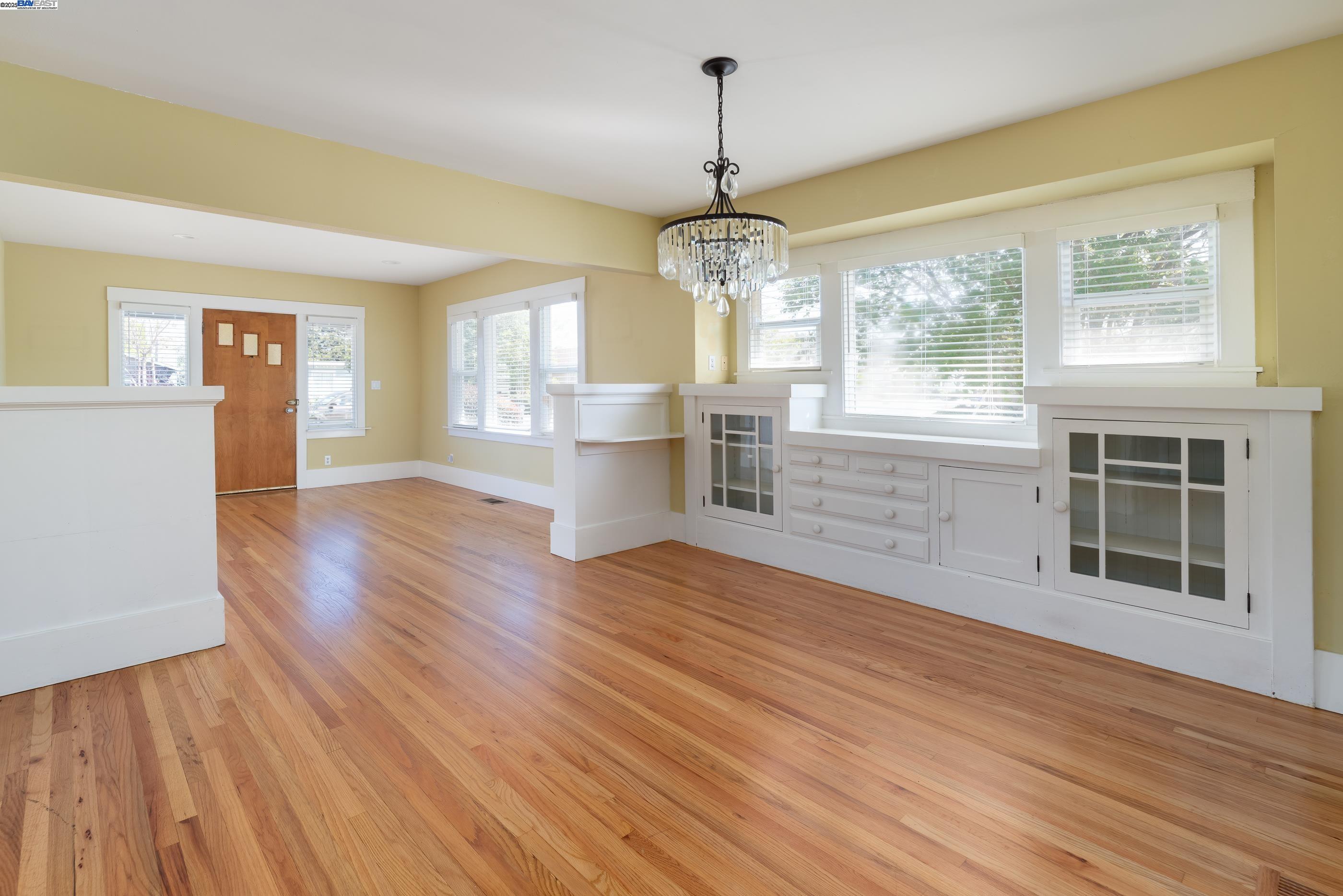 San Leandro, California 94577, United States, 3 Bedrooms Bedrooms, ,2 BathroomsBathrooms,Residential,Pending,126939