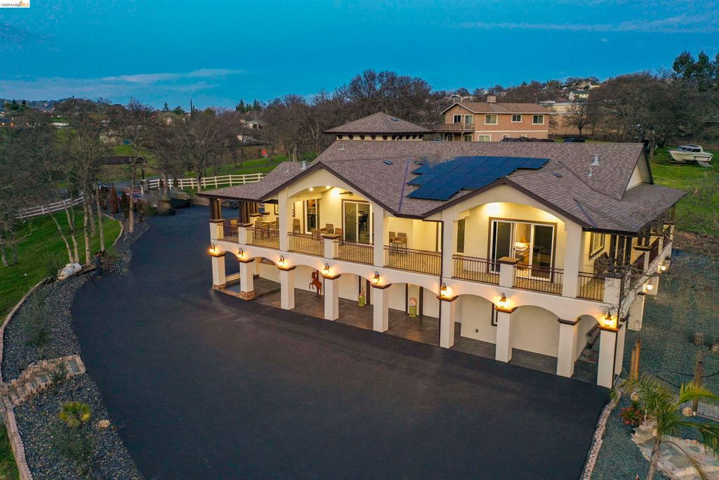 Photo of 4626 Little John Rd, Copperopolis, CA 95228 (MLS # 41127444)