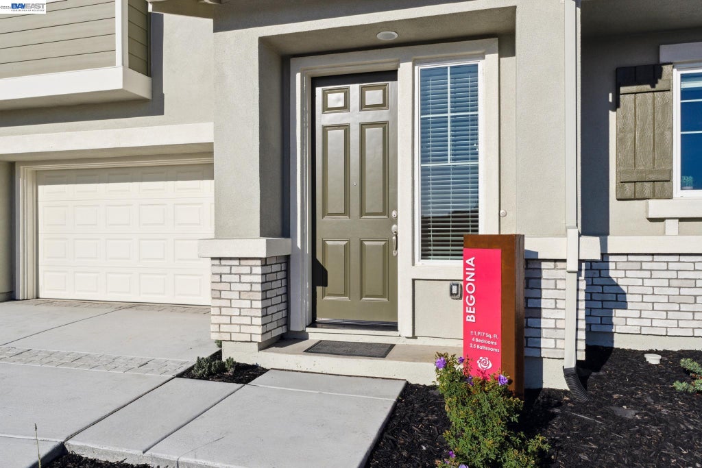 Photo of 2408 Golden Way, Fairfield, CA 94533 (MLS # 41145888)
