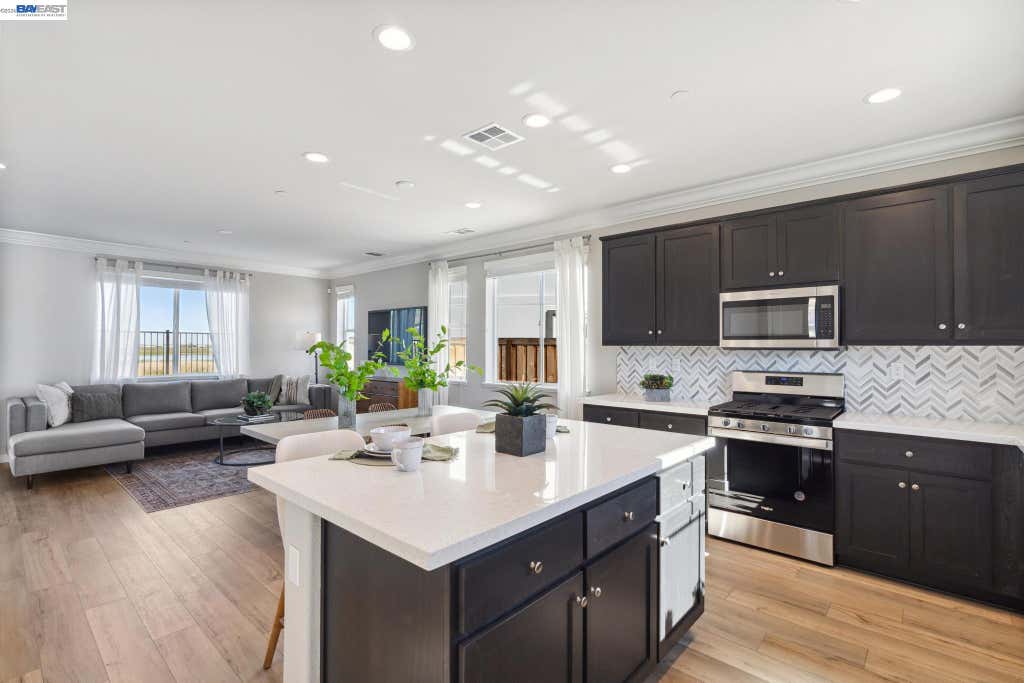 Photo of 2408 Golden Way, Fairfield, CA 94533 (MLS # 41145888)