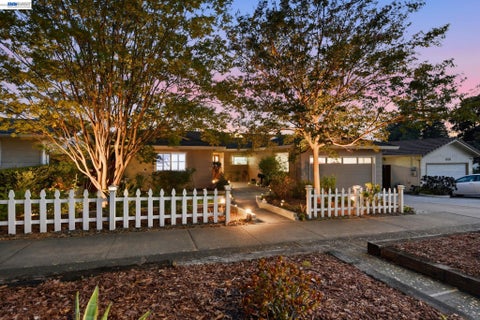 Photo of 42447 Paseo Padre Pkwy, Fremont, CA 94539 (MLS # 41139571)