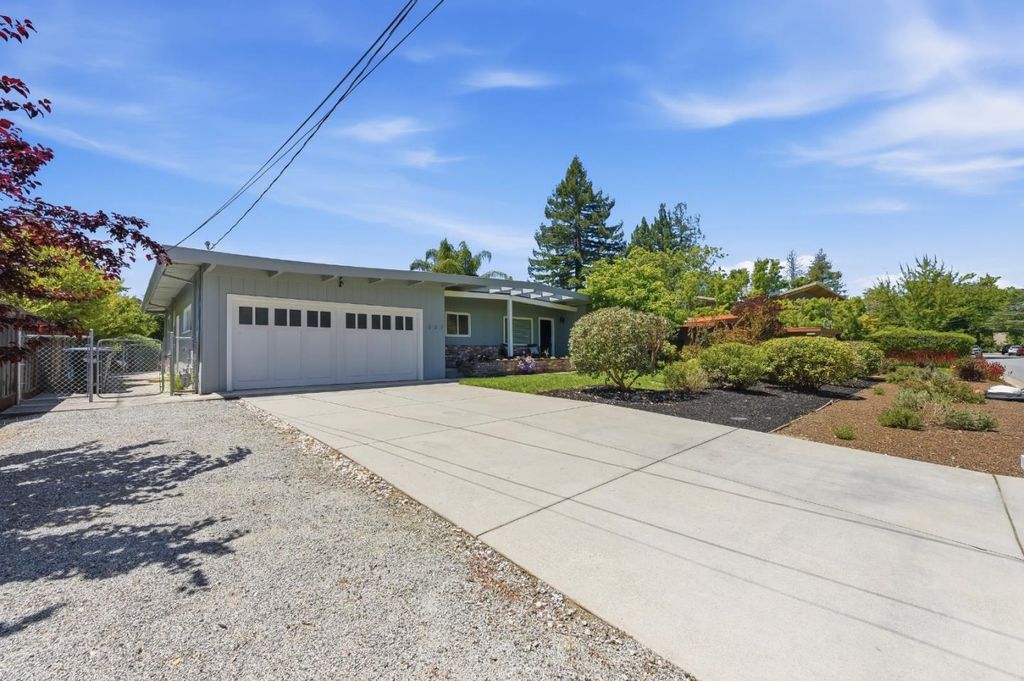Photo of 221 W Floresta Way, Menlo Park, CA 94028 (MLS # ML82047659)