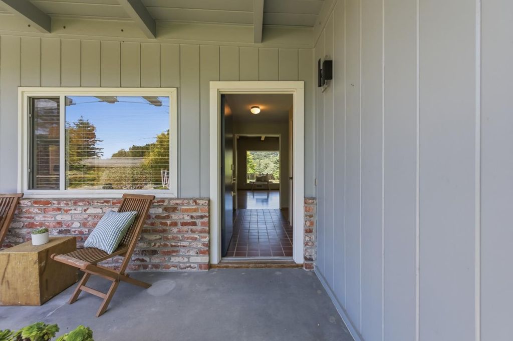 Photo of 221 W Floresta Way, Menlo Park, CA 94028 (MLS # ML82047659)