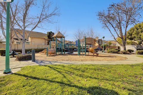 A home in Union City