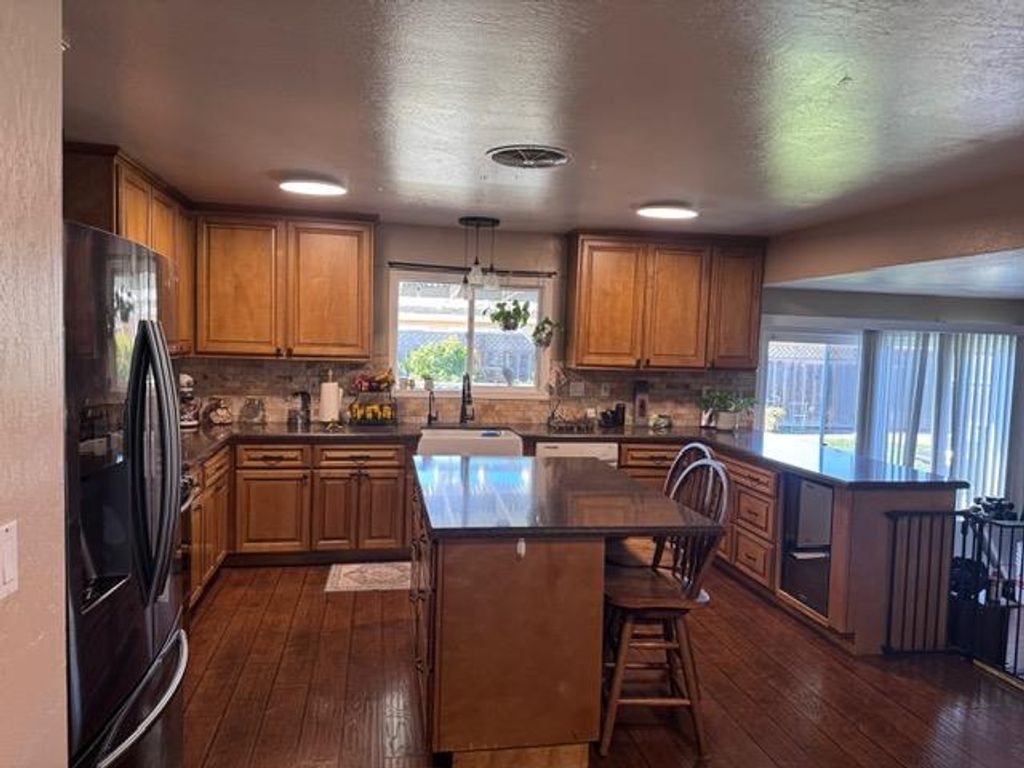 Photo of 710 Campus Avenue, Salinas, CA 93901 (MLS # ML82037712)