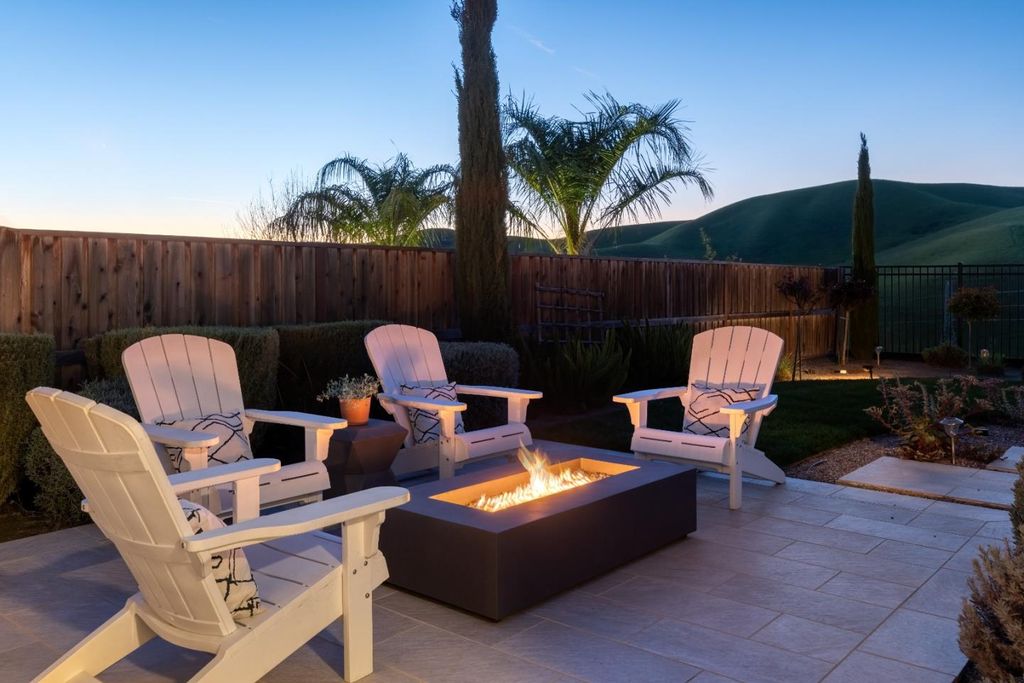 Photo of 2829 Mount Dana Drive, Dublin, CA 94568 (MLS # ML82038387)