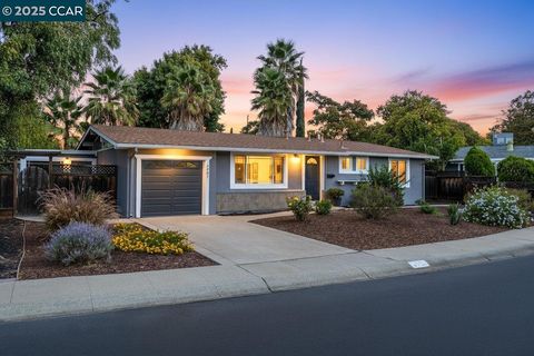 Photo of 2207 Channing Ct, Concord, CA 94520 (MLS # 41114628)