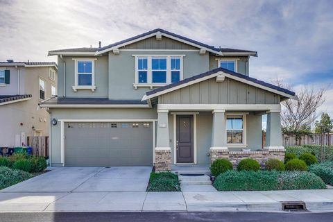 Photo of 39715 Fog Shrew Rd, Newark, CA 94560 (MLS # 41121297)