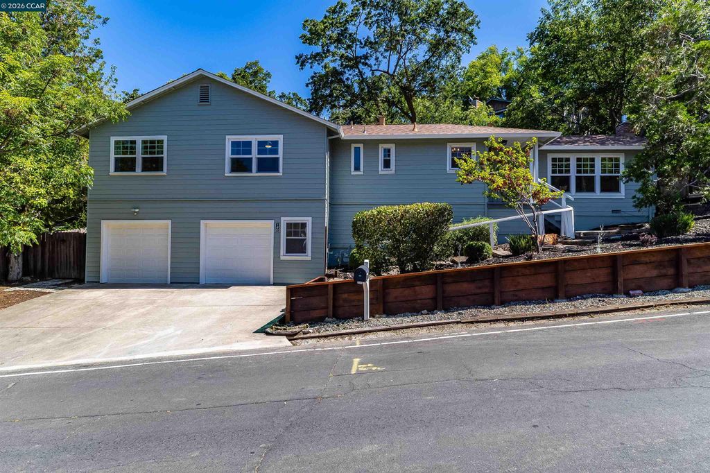 Photo of 140 Summit Rd, Walnut Creek, CA 94598 (MLS # 41134830)