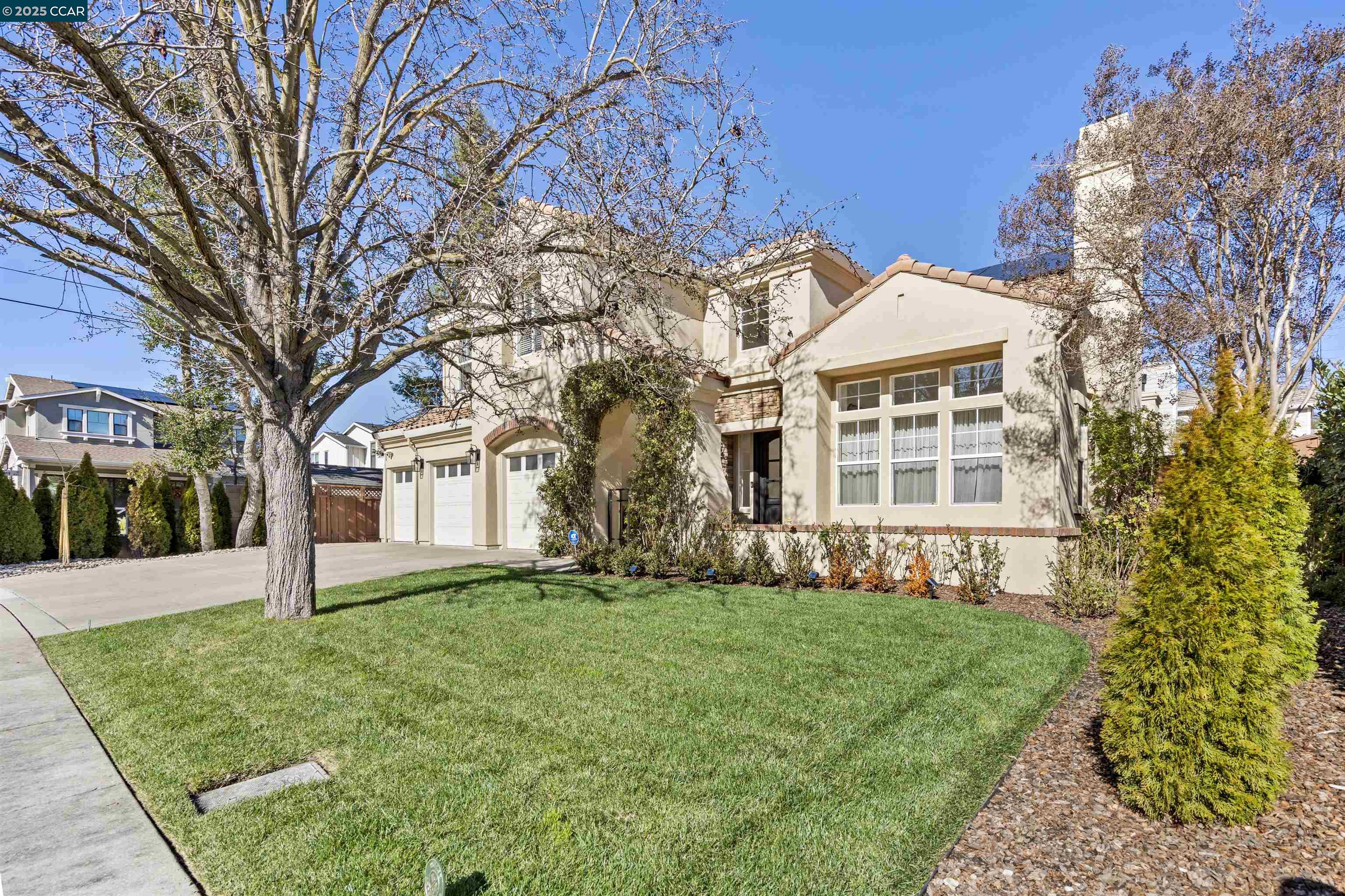 16 Fieldstone Dr